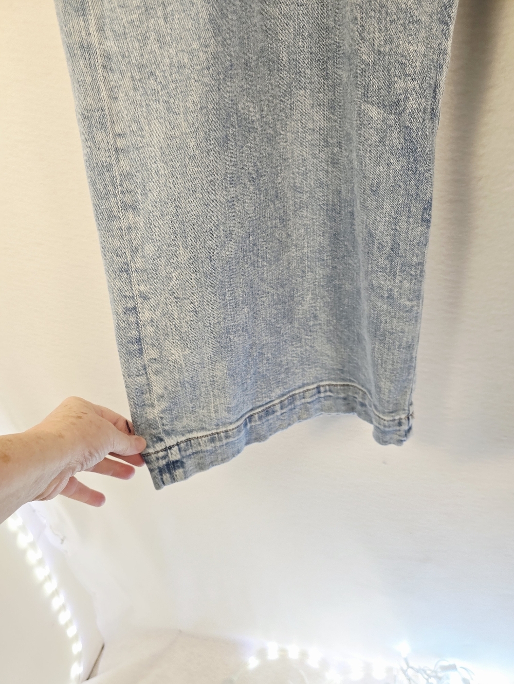 American Eagle High Waist Baggybwide Leg Stretch Light Wash Jeans. Ladies 16 - Picture 8 of 16